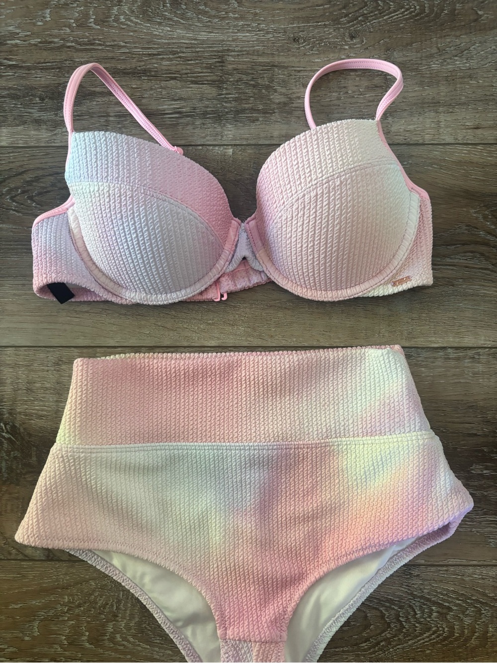 NWOT Pink//Victorias secret bikini set!
